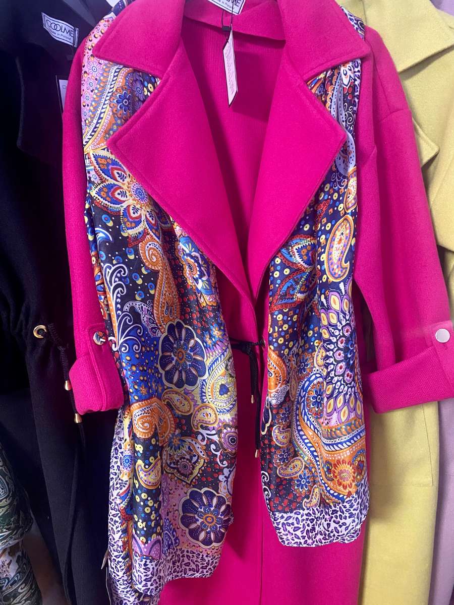 Lekki płaszcz wiosenny damski Fenix – fason z regulacją talii - obrazek 17