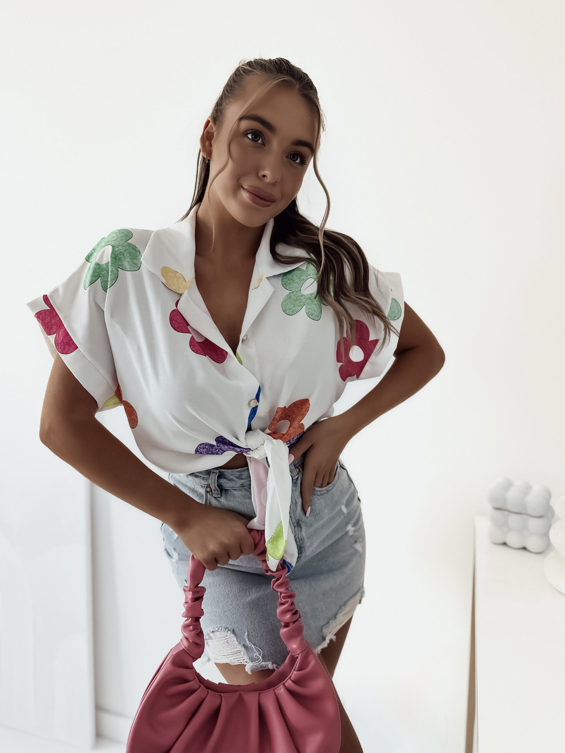 Facetune_08-04-2024-20-13-15 (1)