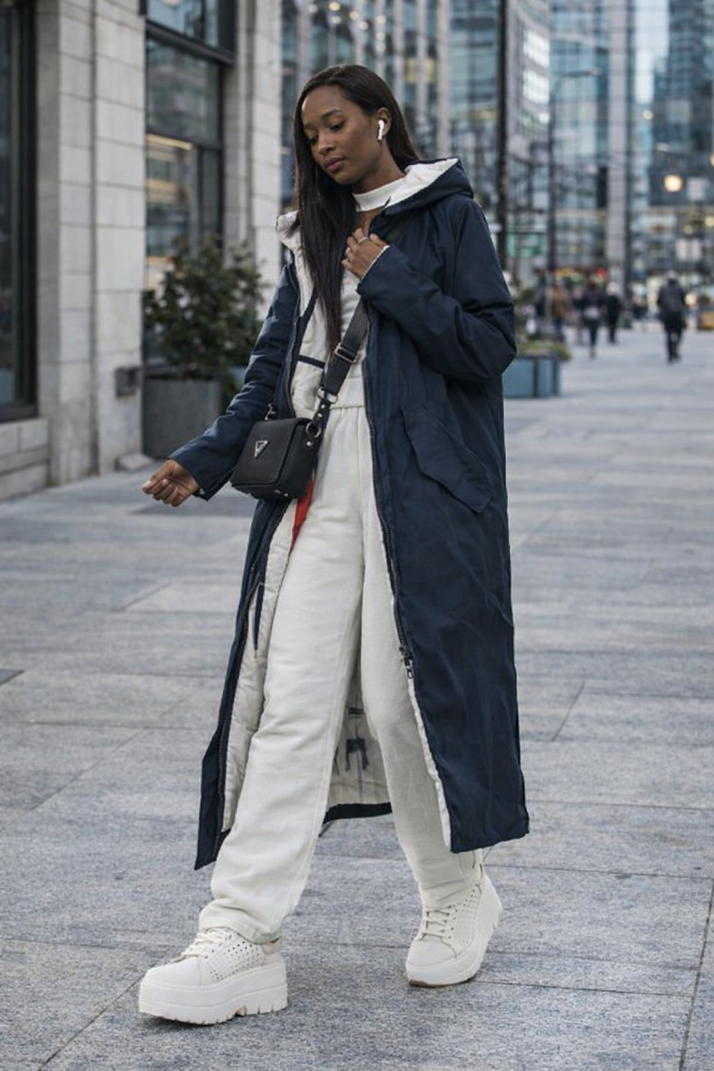 Dwustronna lekka kurtka wiosenna damska - obrazek 3