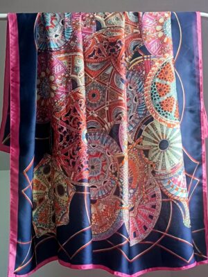 Szal jedwabno-wiskozowy 110x110 Navy Fuchsia Royal Print